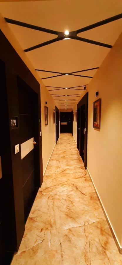 Hotel Suncity 阿穆达巴 外观 照片