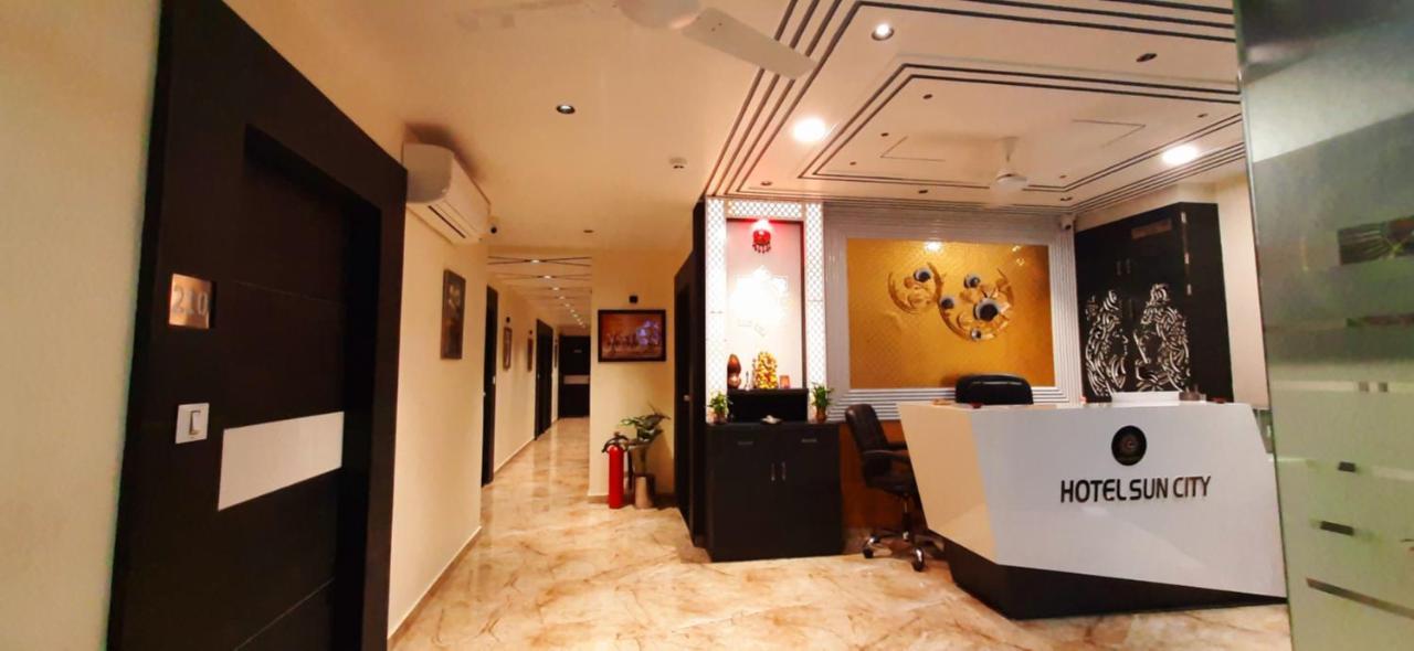 Hotel Suncity 阿穆达巴 外观 照片
