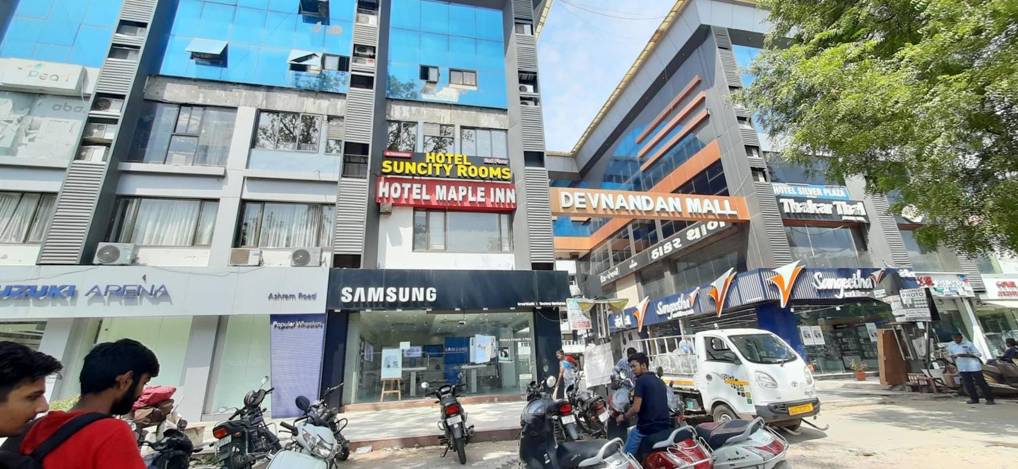 Hotel Suncity 阿穆达巴 外观 照片