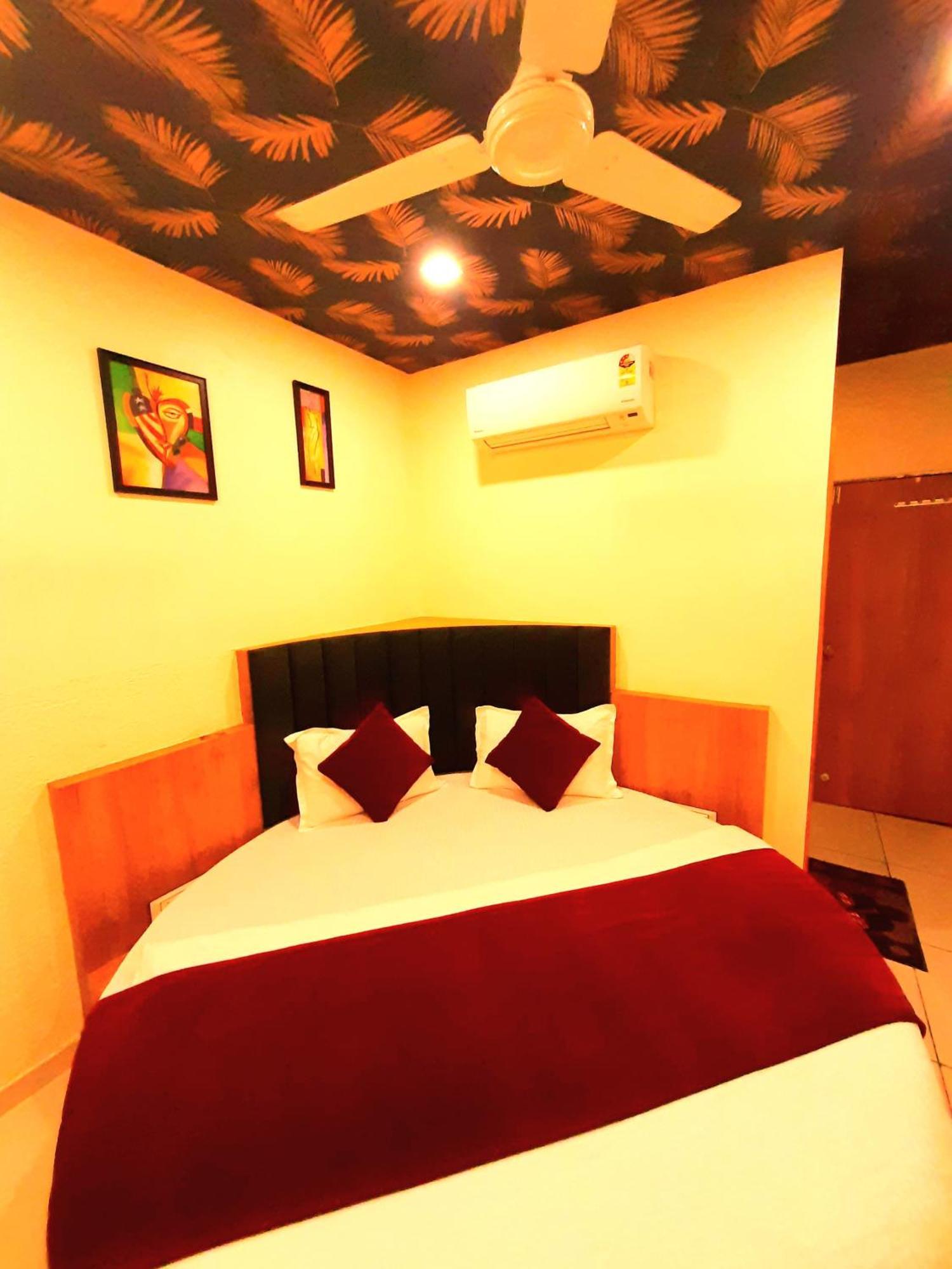 Hotel Suncity 阿穆达巴 外观 照片