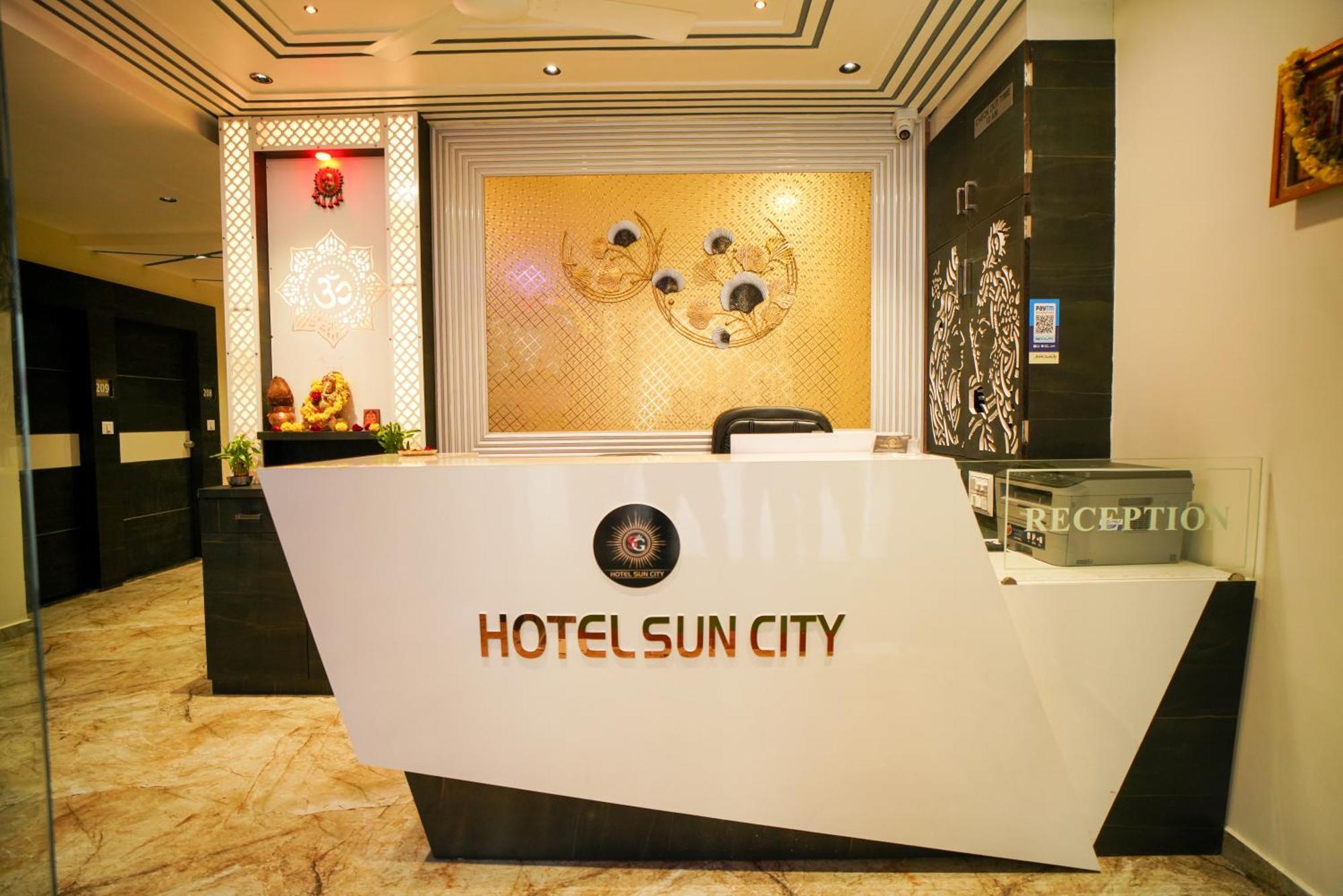 Hotel Suncity 阿穆达巴 外观 照片